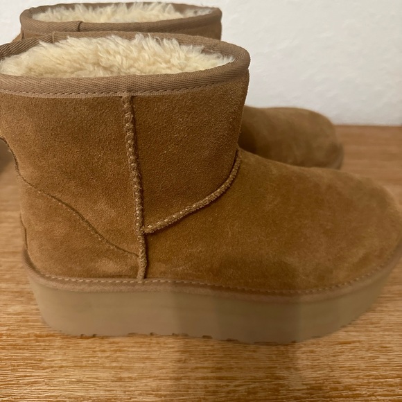 Classic MINI PLATFORM UGGS - Picture 4 of 7